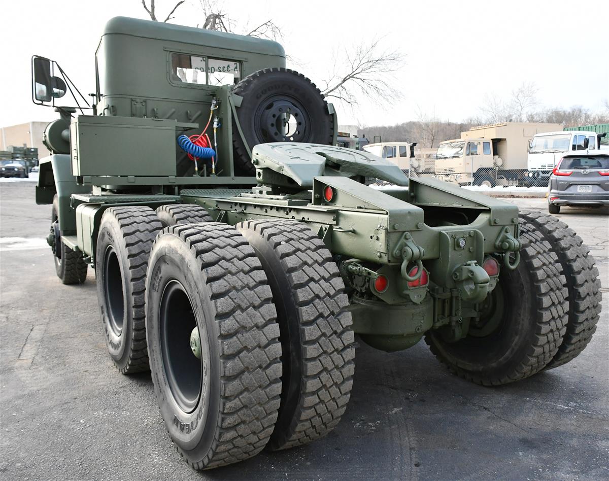 M818 5th Wheel Tractor 6x6 Cummins NHC250 Diesel Engine